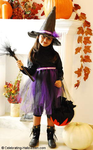 No Sew Halloween Purple Witch Costume - DIY Halloween Costume